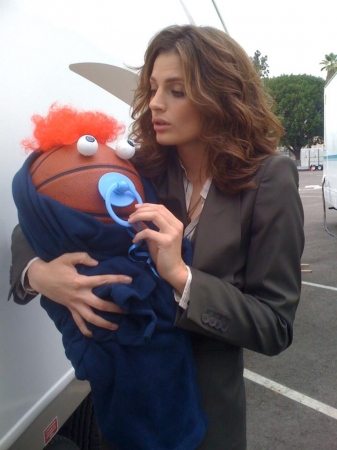 [url=https://twitter.com/Stana_Katic/status/540713420996485120]@Stana_Katic[/url]: TBT: Baskett agitado.

#RuivosComandam
