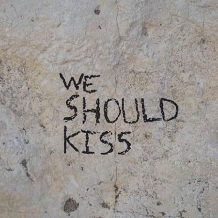 [url=http://instagram.com/p/BFLpQ-rR4UO]@drstanakatic[/url]: 😜💋 Todos nós.

("Deveríamos nos beijar")
