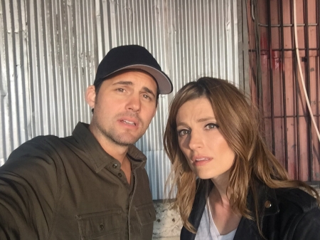 [url=https://twitter.com/Stana_Katic/status/745073151378239490]@Stana_Katic[/url]: "@stanamazing: @KrisPolaha Por curiosidade: você e @Stana_Katic realmente falaram sobre trabalhar juntos fora de 'Castle'? Mesmo que de brincadeira?" 🤔
