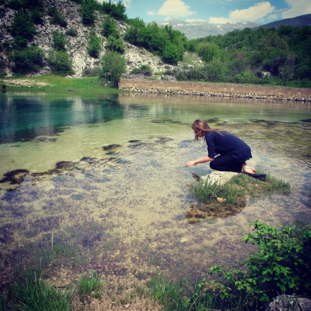 [url=http://instagram.com/p/BZU-CI4hzo4]@drstanakatic[/url]: TBT: A nascente do rio Cetina - parada obrigatória quando visito. A água é uma ressurreição para o corpo. Espero que essas fontes continuem protegidas po gerações futuras. #RioCetina #PerućaLake #Vrlika #Split #MarAdriático #NaturezaIncrível #AmoMinhaH2O
