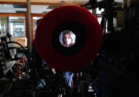 [url=https://twitter.com/AndrewBikichky/status/519549304805941248/]@AndrewBikichky[/url]: Através do visor gravando na sala de TI. Ep702 #Castle
