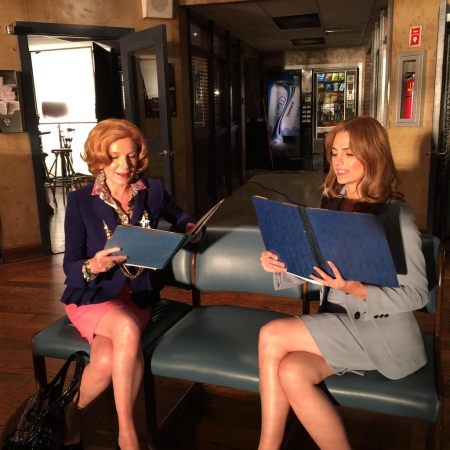 [url=https://twitter.com/realssullivan/status/630863465834377221]@realssullivan[/url]: Ensaiando com a linda e talentosa @Stana_Katic, tentando dar a ela #ConselhoNãoSolicitado.
