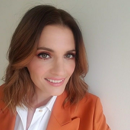 [url=http://instagram.com/p/BUx95z7j4xP]@amynadinemakeup[/url]: Eu maquiei a adorável @drstanakatic esta noite, e então a fiz tirar fotos para o meu Insta... E ela topou! 🤓🤓 Obrigada, Stana! Cabelo por @sienree!
