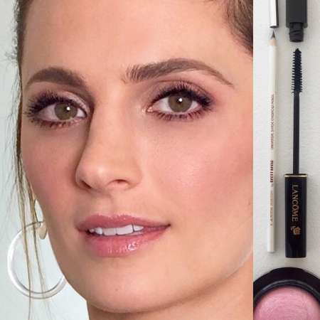 [url=https//instagram.com/p/BewXAyDlDcT]@brettglam[/url]: Mini-recapitulação de beleza do visual da Stana. Rímel Définicils da Lancôme misturado com cílios individuais da Ardell, Short/Black. Meu lápis Laser Brow na cor Universal Taupe. Acabamento luminoso na bochecha com o blush Mineralize da MAC na cor Romance. Lábios transparentes e brilhosos com o Lip Rescue da Tarte na cor Cherry. #maquiagem #maquiador #Absentia #StanaKatic
