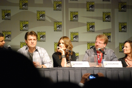 © [url=http://www.flickr.com/photos/genevieve719]Genevieve[/url]
Palavras chave: ComicCon;Comic Con;painel;SDCC;Nathan Fillion;Andrew Marlowe;Laurie Zaks