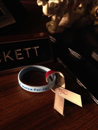 [url=http://www.ebay.com/itm/Stana-Katic-ABC-039-s-034-Castle-034-signed-Cancer-Band-100-to-Charity-avoiceforjay-/231416362895?roken=cUgayN&soutkn=FMBqH3]ebay.com/itm/Stana-Katic-ABC-039-s-034-Castle-034-signed-Cancer-Band-100-to-Charity-avoiceforjay[/url]
